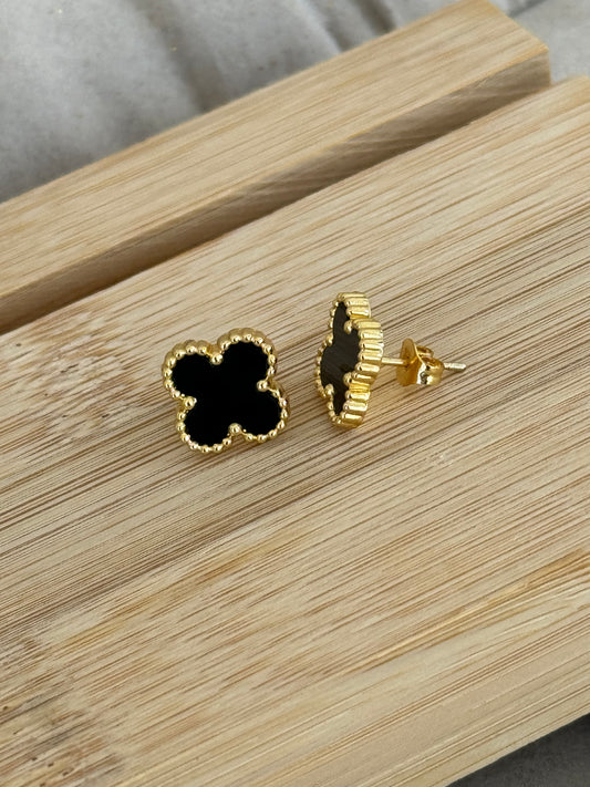 Trebol Black Earring